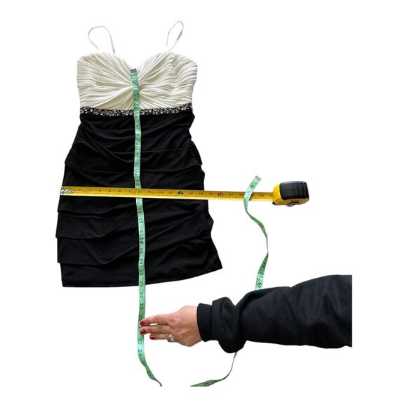 City Triangles Cute Formal Prom Dress - Picture 3 of 8